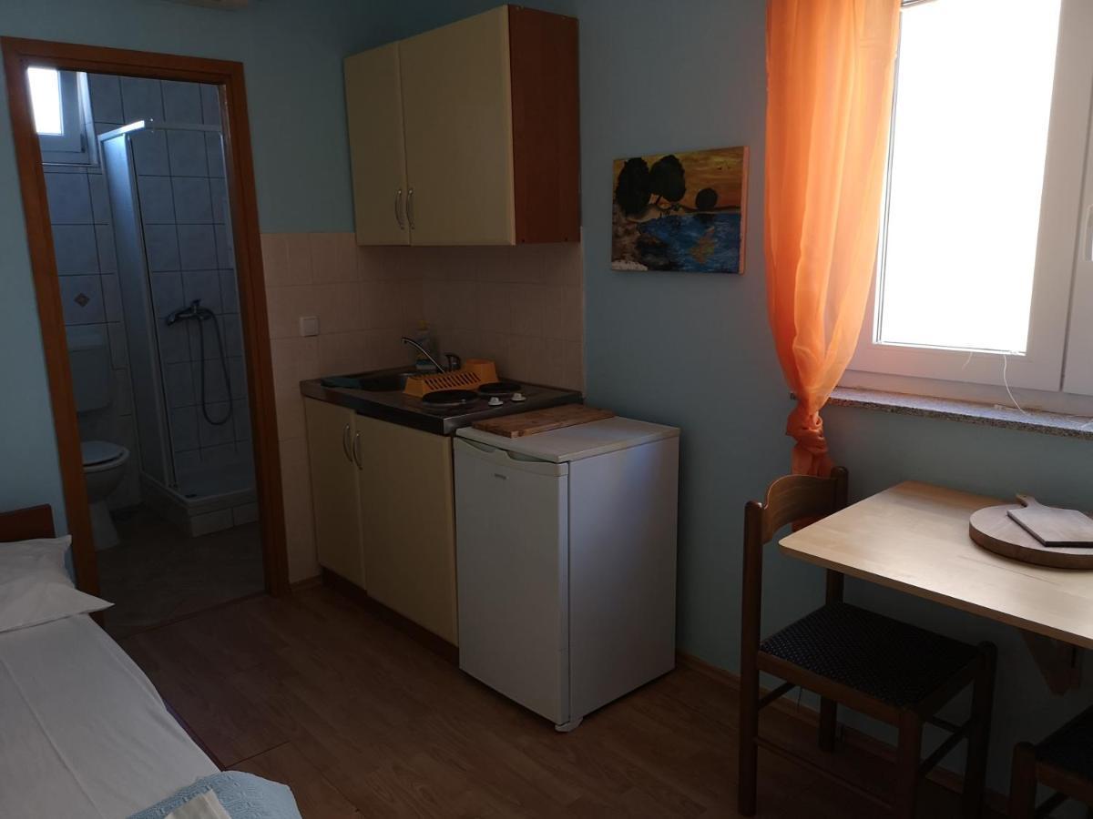 Apartments With A Parking Space Lopar, Rab - 16680 المظهر الخارجي الصورة