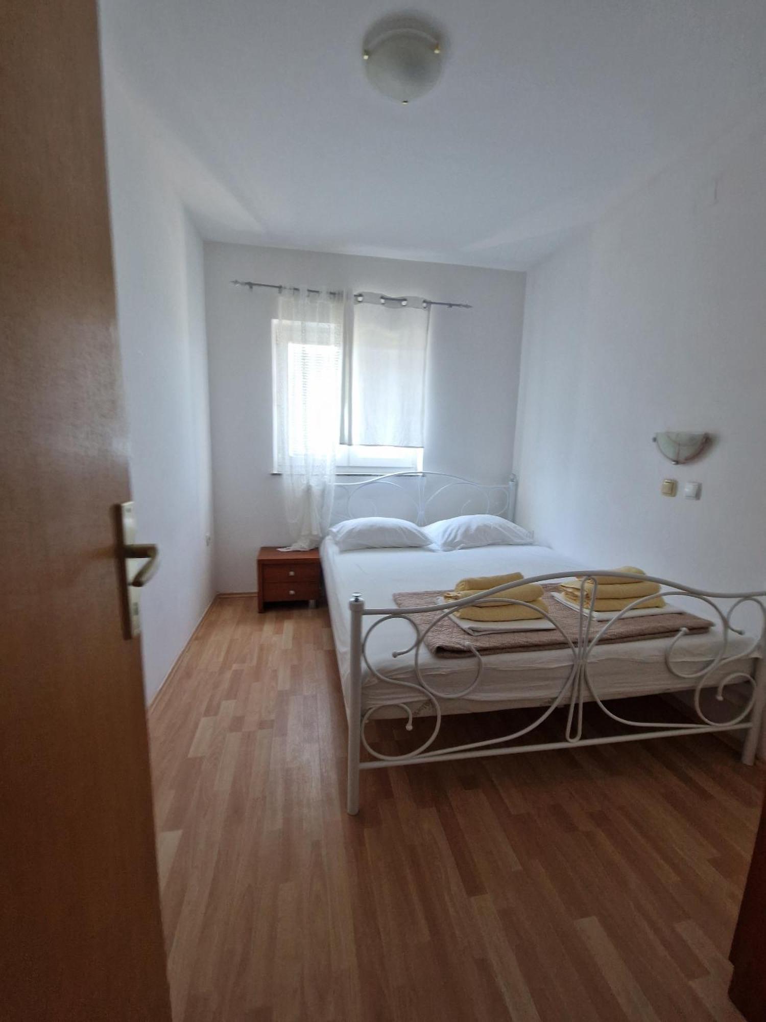 Apartments With A Parking Space Lopar, Rab - 16680 المظهر الخارجي الصورة